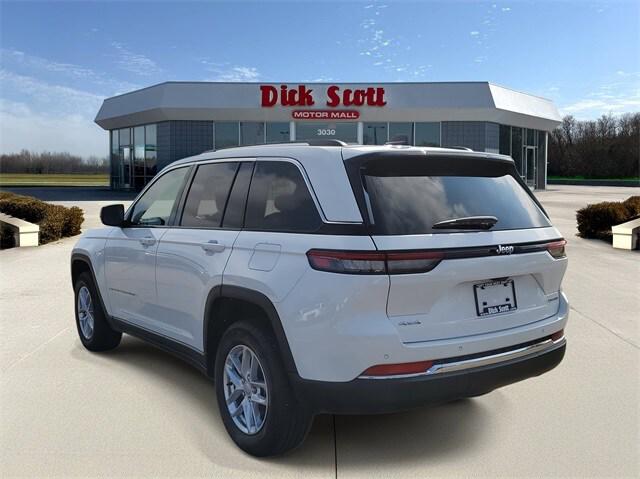 2023 Jeep Grand Cherokee Laredo 4x4