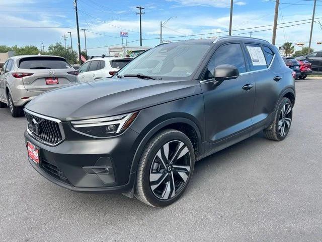 2024 Volvo XC40 B5 Plus Bright Theme
