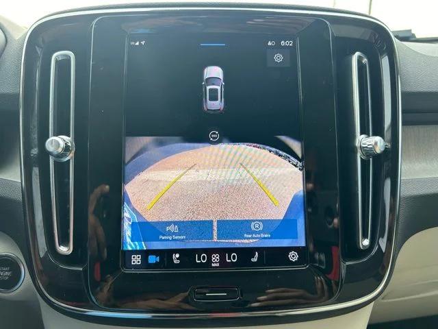 2024 Volvo XC40 B5 Plus Bright Theme