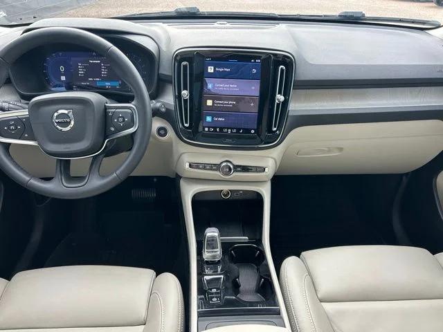 2024 Volvo XC40 B5 Plus Bright Theme