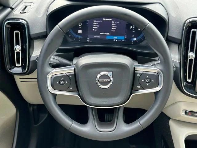 2024 Volvo XC40 B5 Plus Bright Theme