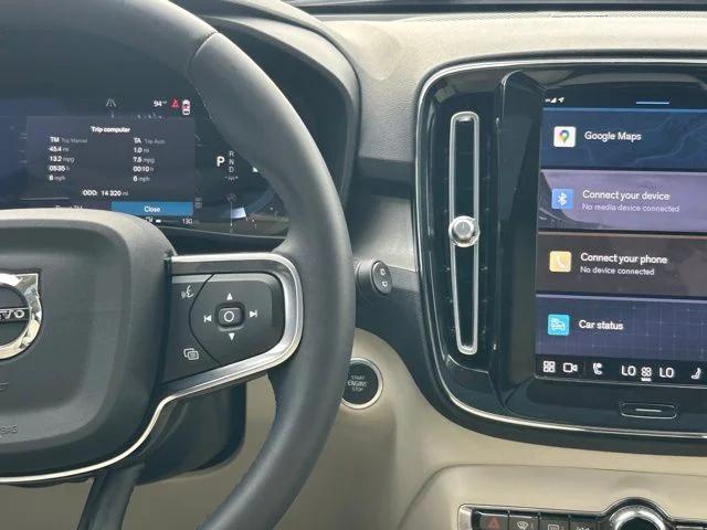 2024 Volvo XC40 B5 Plus Bright Theme