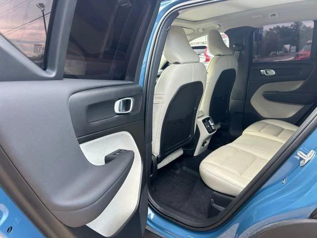 2024 Volvo XC40 B5 Plus Bright Theme