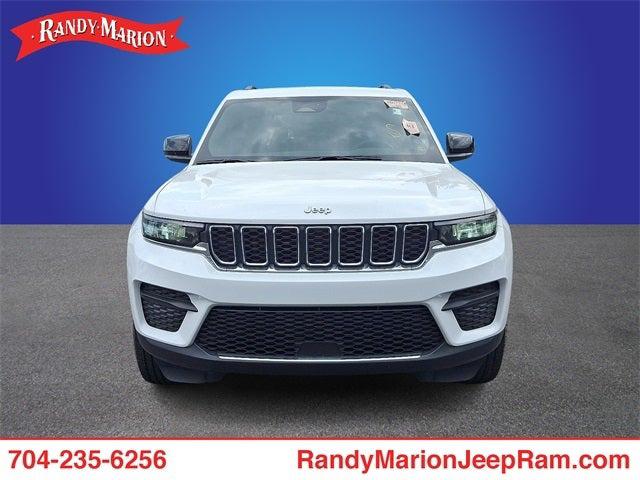 2024 Jeep Grand Cherokee Laredo 4x4