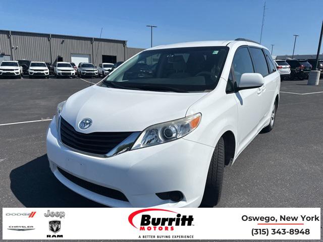 2014 Toyota Sienna LE V6 7 Passenger Mobility