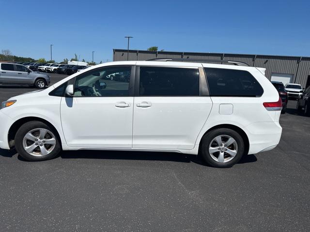 2014 Toyota Sienna LE V6 7 Passenger Mobility