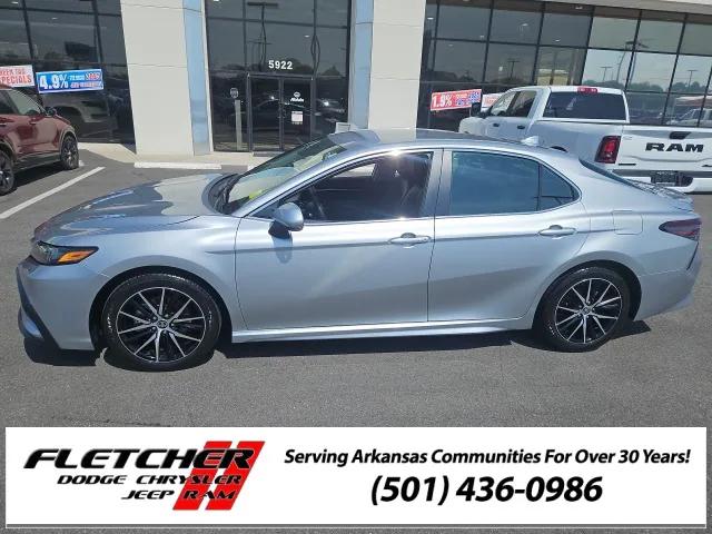 2024 Toyota Camry SE