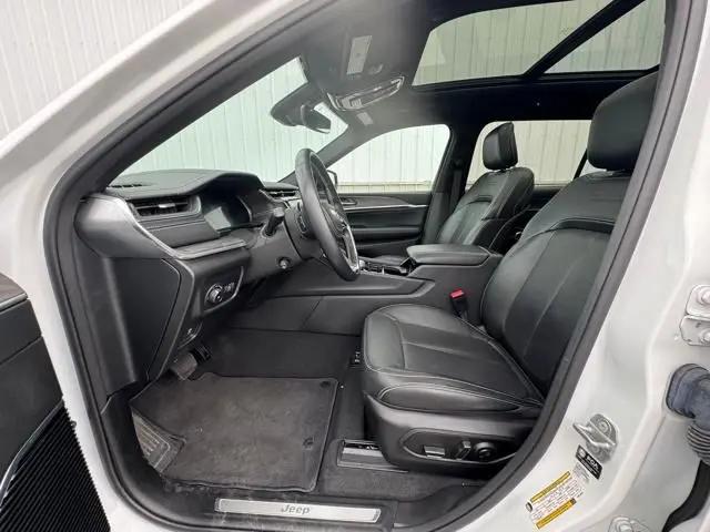 2022 Jeep Grand Cherokee L Overland 4x2