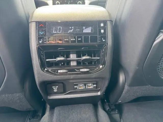 2022 Jeep Grand Cherokee L Overland 4x2