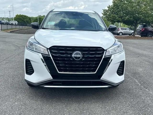 2025 Nissan Kicks S