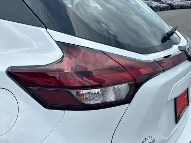 2025 Nissan Kicks S