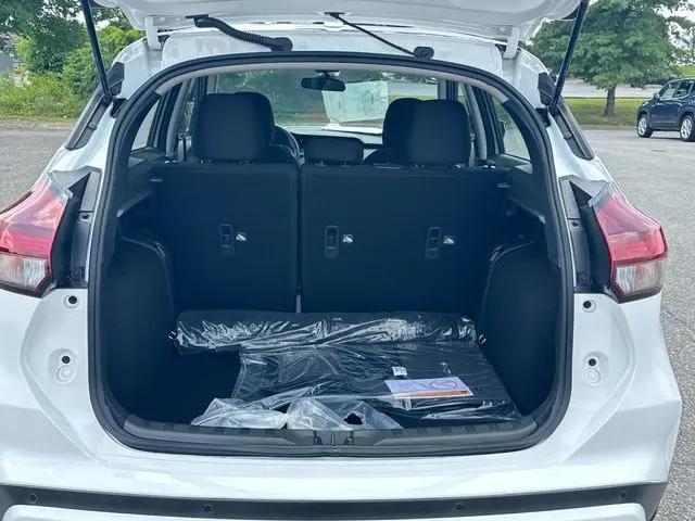 2025 Nissan Kicks S