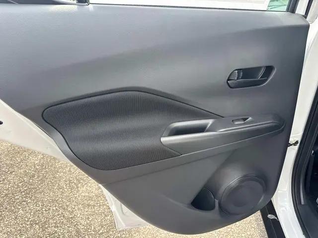 2025 Nissan Kicks S