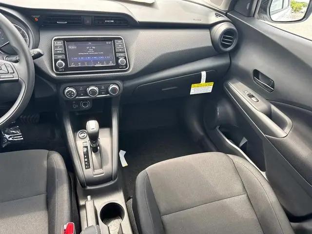 2025 Nissan Kicks S