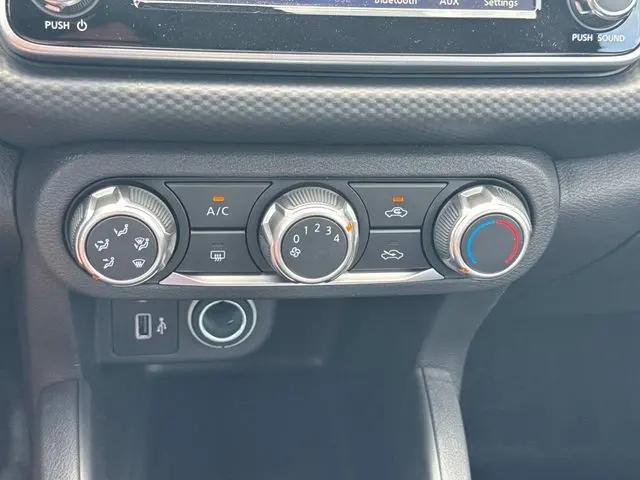 2025 Nissan Kicks S
