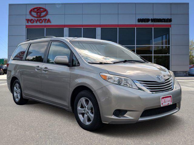 2015 Toyota Sienna LE 7 Passenger