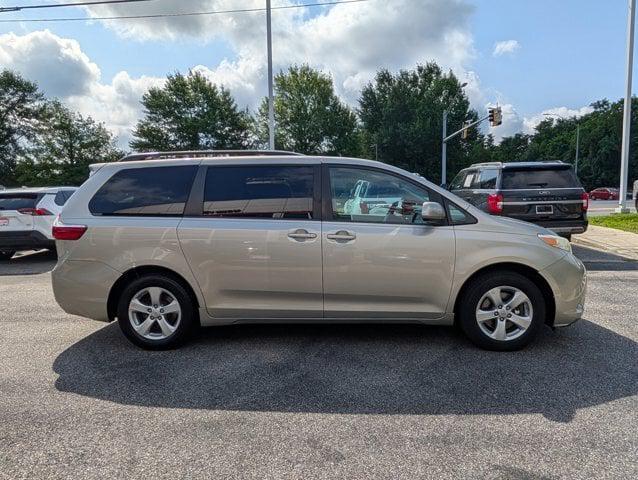 2015 Toyota Sienna LE 7 Passenger