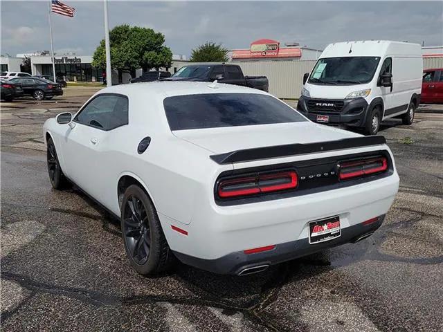 2018 Dodge Challenger SXT Plus
