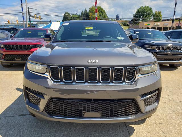 2025 Jeep Grand Cherokee GRAND CHEROKEE LAREDO X 4X4