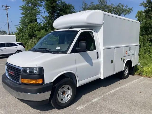2025 GMC Savana Cutaway Work Van