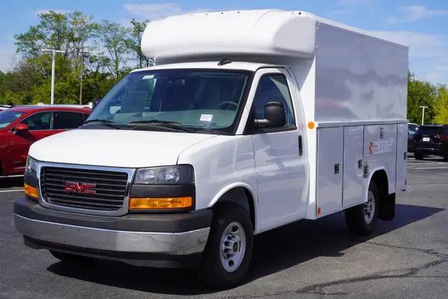 2025 GMC Savana Cutaway Work Van