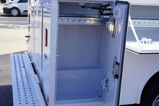 2025 GMC Savana Cutaway Work Van