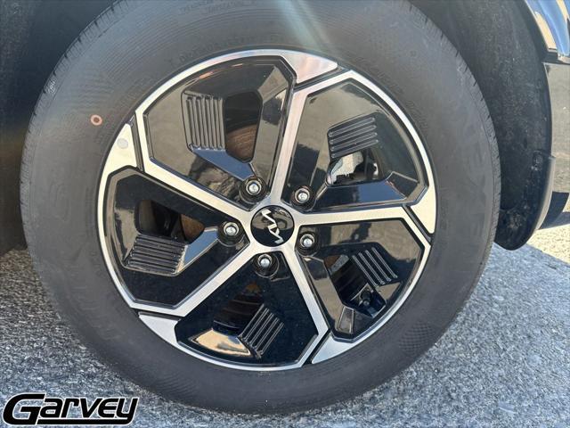 2025 Kia Niro SX