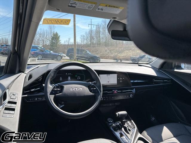 2025 Kia Niro SX