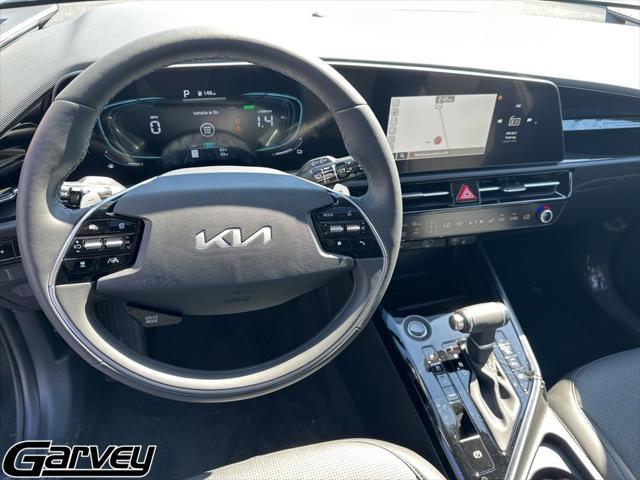 2025 Kia Niro SX