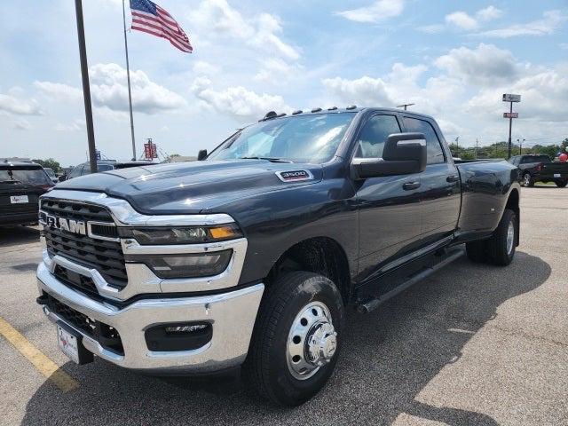 2026 RAM Ram 3500 RAM 3500 TRADESMAN CREW CAB 4X4 8 BOX