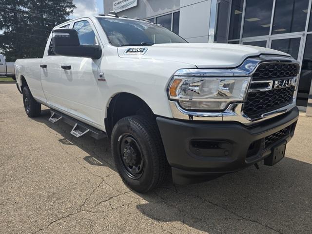 2023 RAM 3500 Tradesman Crew Cab 4x4 8 Box