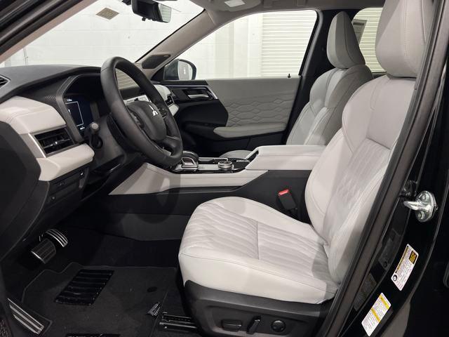 2025 Mitsubishi Outlander PLATINUM EDITION 2.5 S-AWC