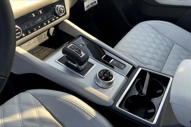 2025 Mitsubishi Outlander PHEV SEL Platinum Edition
