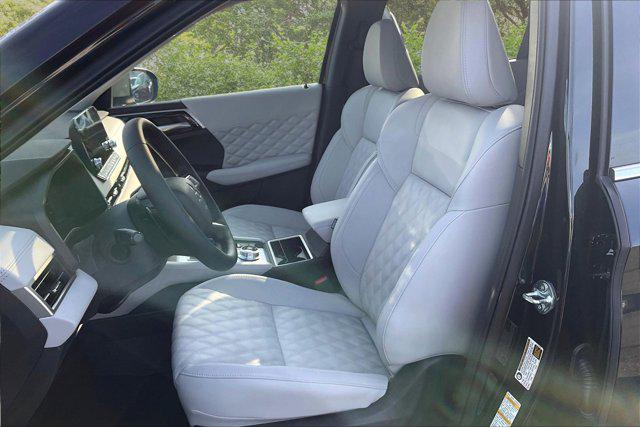 2025 Mitsubishi Outlander PHEV SEL Platinum Edition