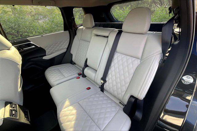 2025 Mitsubishi Outlander PHEV SEL Platinum Edition