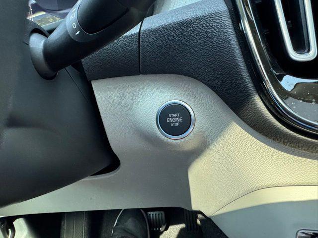 2025 Volvo XC40 B5 Plus Dark Theme