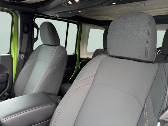 2025 Jeep Wrangler 4-Door Willys 4x4
