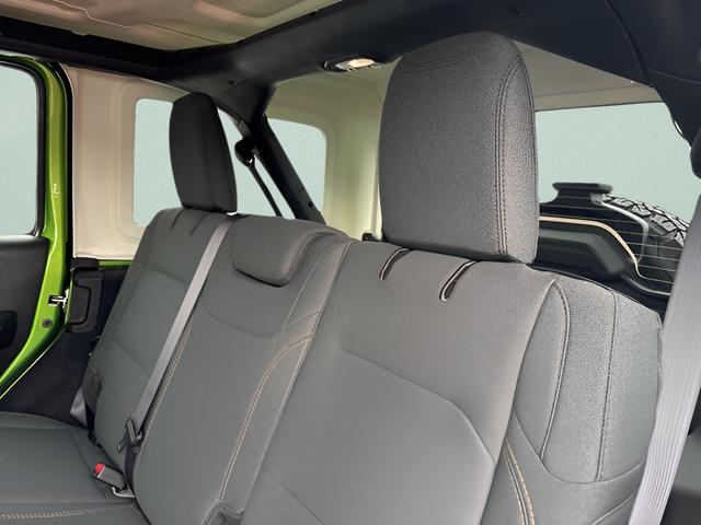 2025 Jeep Wrangler 4-Door Willys 4x4