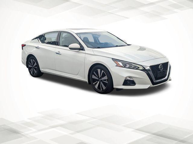 2022 Nissan Altima SL FWD