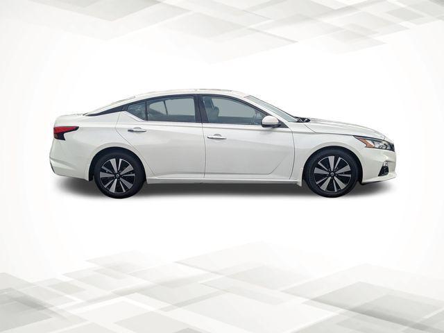 2022 Nissan Altima SL FWD