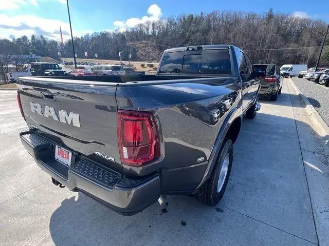 2025 Ram 3500 Limited Crew Cab 4x4 8' Box