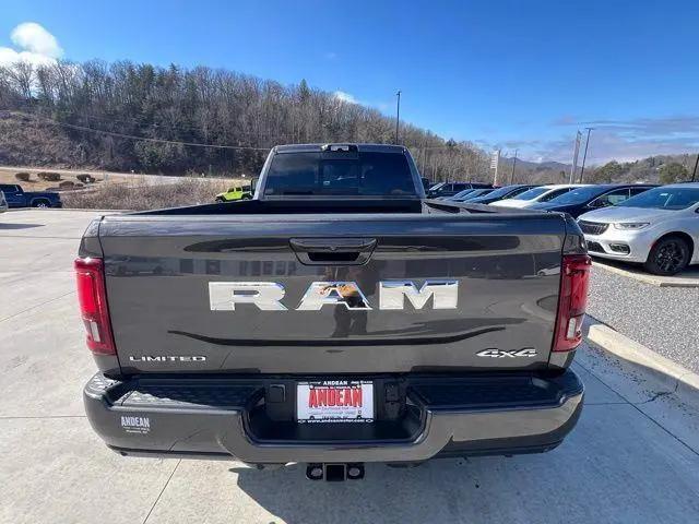 2025 Ram 3500 Limited Crew Cab 4x4 8' Box