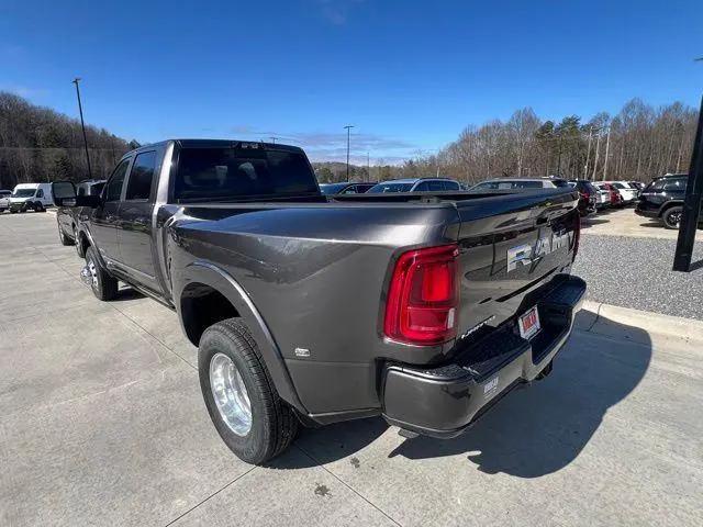 2025 Ram 3500 Limited Crew Cab 4x4 8' Box
