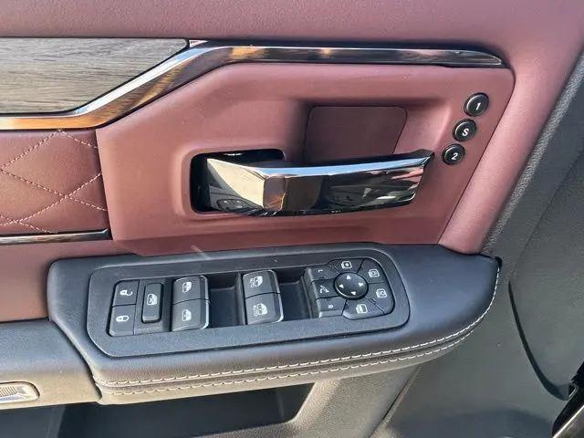 2025 Ram 3500 Limited Crew Cab 4x4 8' Box