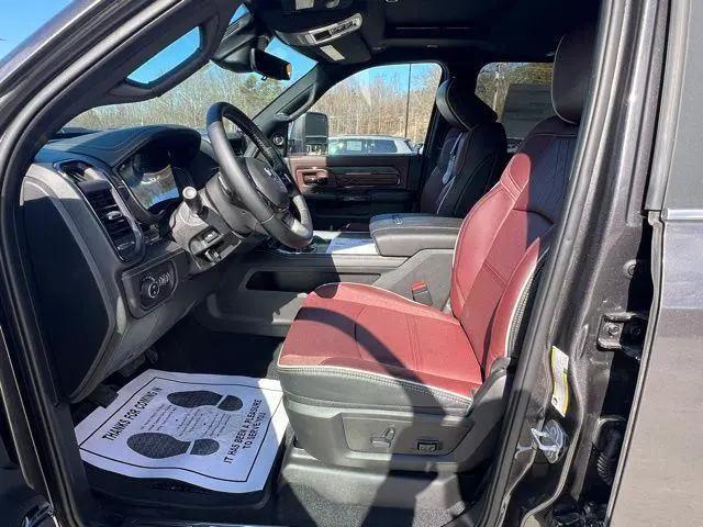 2025 Ram 3500 Limited Crew Cab 4x4 8' Box