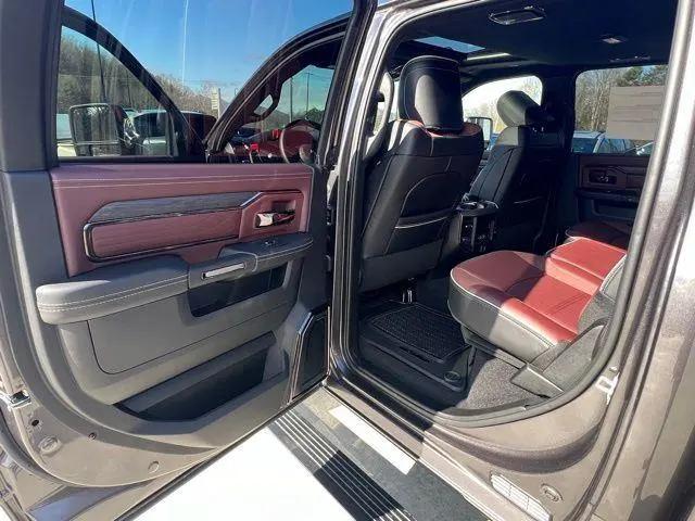 2025 Ram 3500 Limited Crew Cab 4x4 8' Box