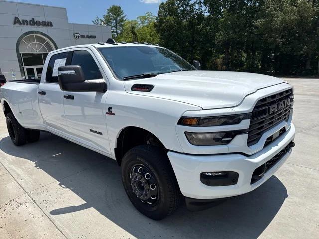 2025 RAM 3500 Lone Star Crew Cab 4x4 8 Box