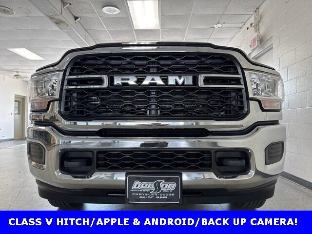 2024 RAM 3500 Tradesman Crew Cab 4x4 8 Box