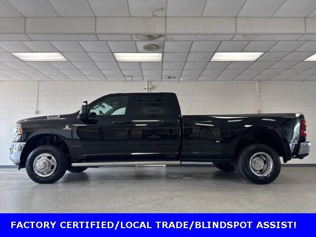 2024 RAM 3500 Tradesman Crew Cab 4x4 8 Box