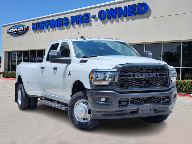 2023 RAM 3500 Tradesman Crew Cab 4x4 8 Box